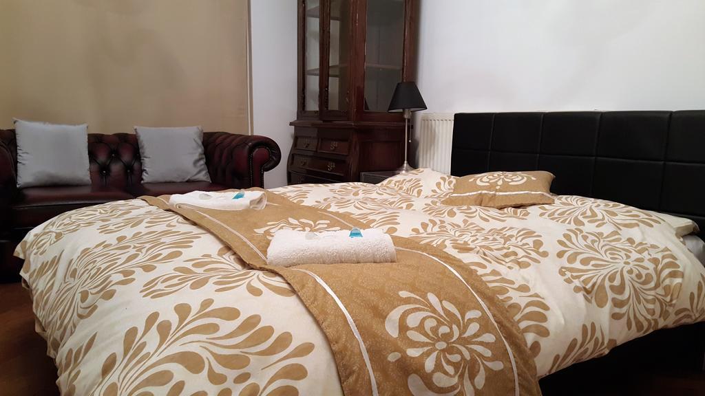 Oyo Guest House Ellipse Whetstone Quarto foto