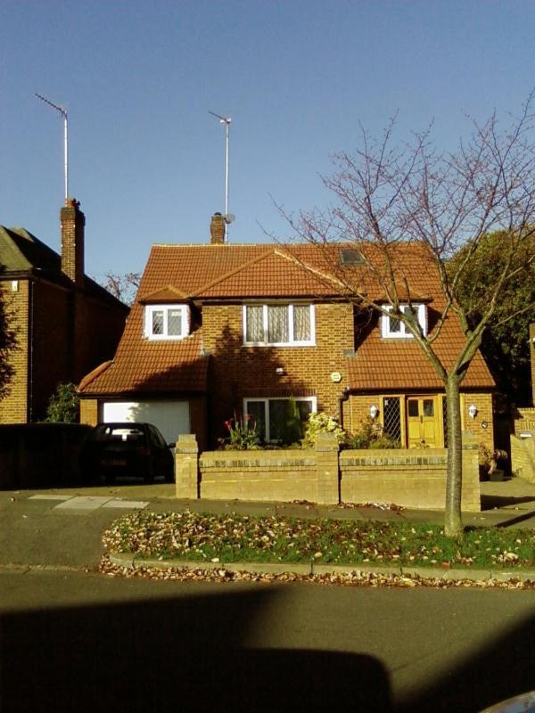 Oyo Guest House Ellipse Whetstone Exterior foto